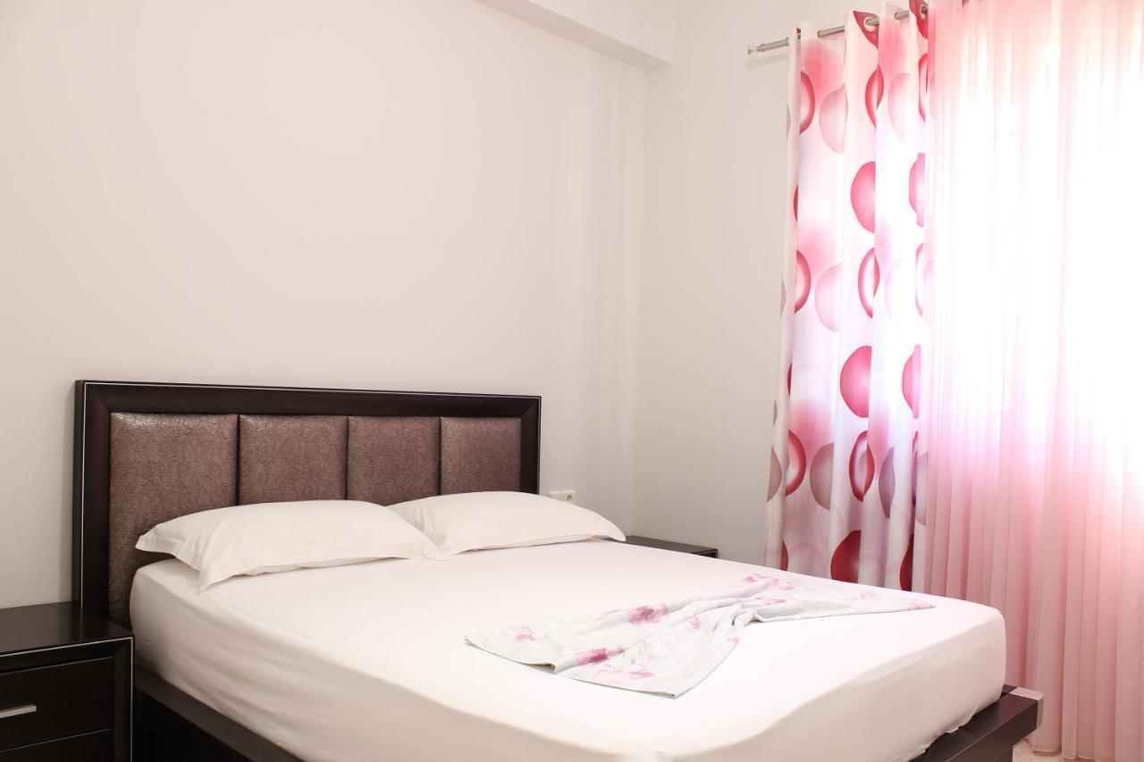 Leva'S Apartments Саранде Екстериор снимка