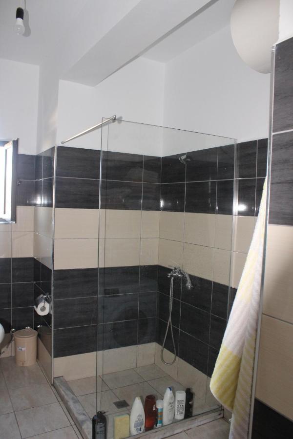 Leva'S Apartments Саранде Екстериор снимка