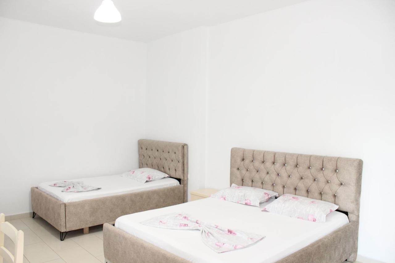 Leva'S Apartments Саранде Екстериор снимка