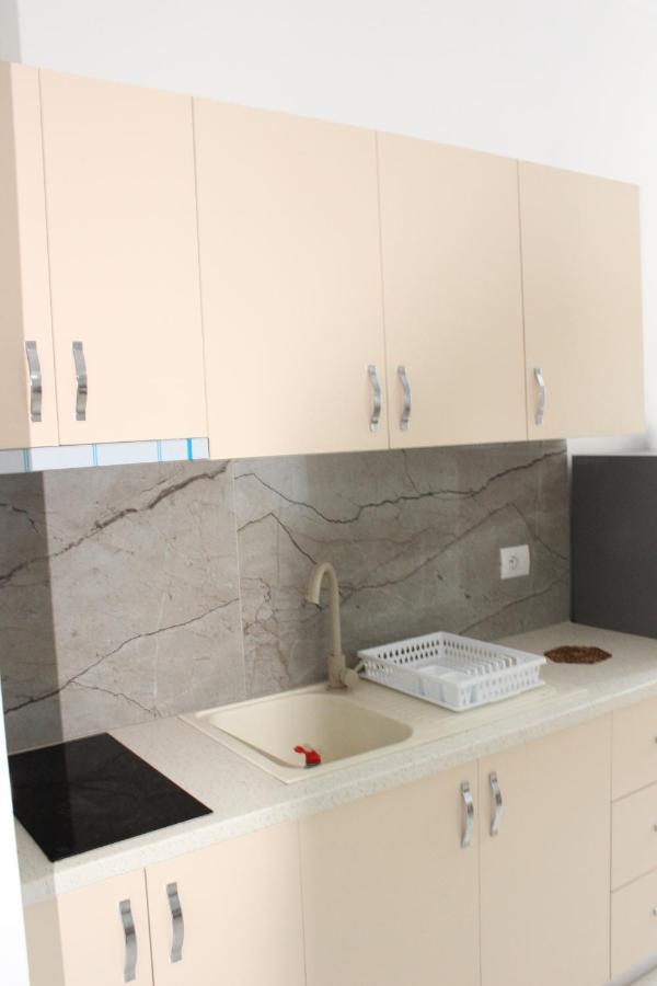 Leva'S Apartments Саранде Екстериор снимка