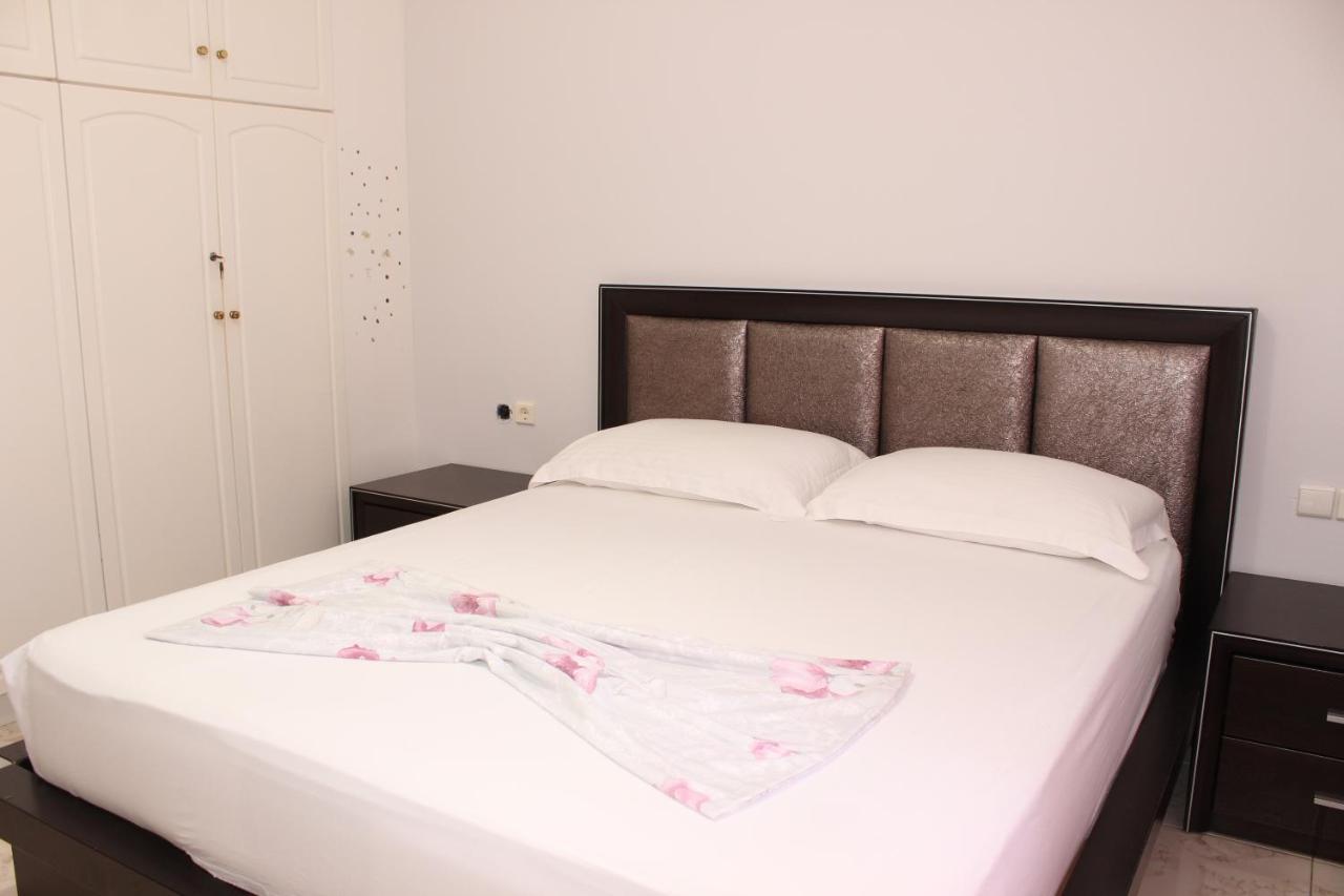 Leva'S Apartments Саранде Екстериор снимка