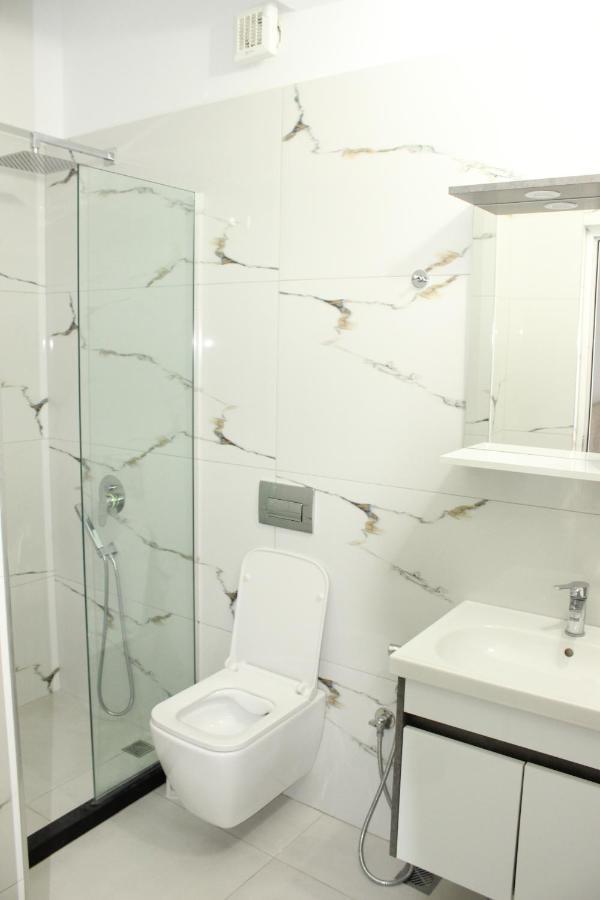 Leva'S Apartments Саранде Екстериор снимка