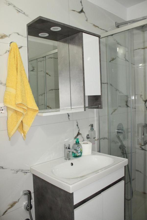 Leva'S Apartments Саранде Екстериор снимка