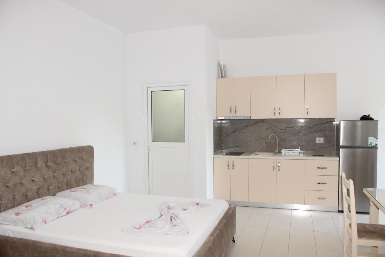 Leva'S Apartments Саранде Екстериор снимка