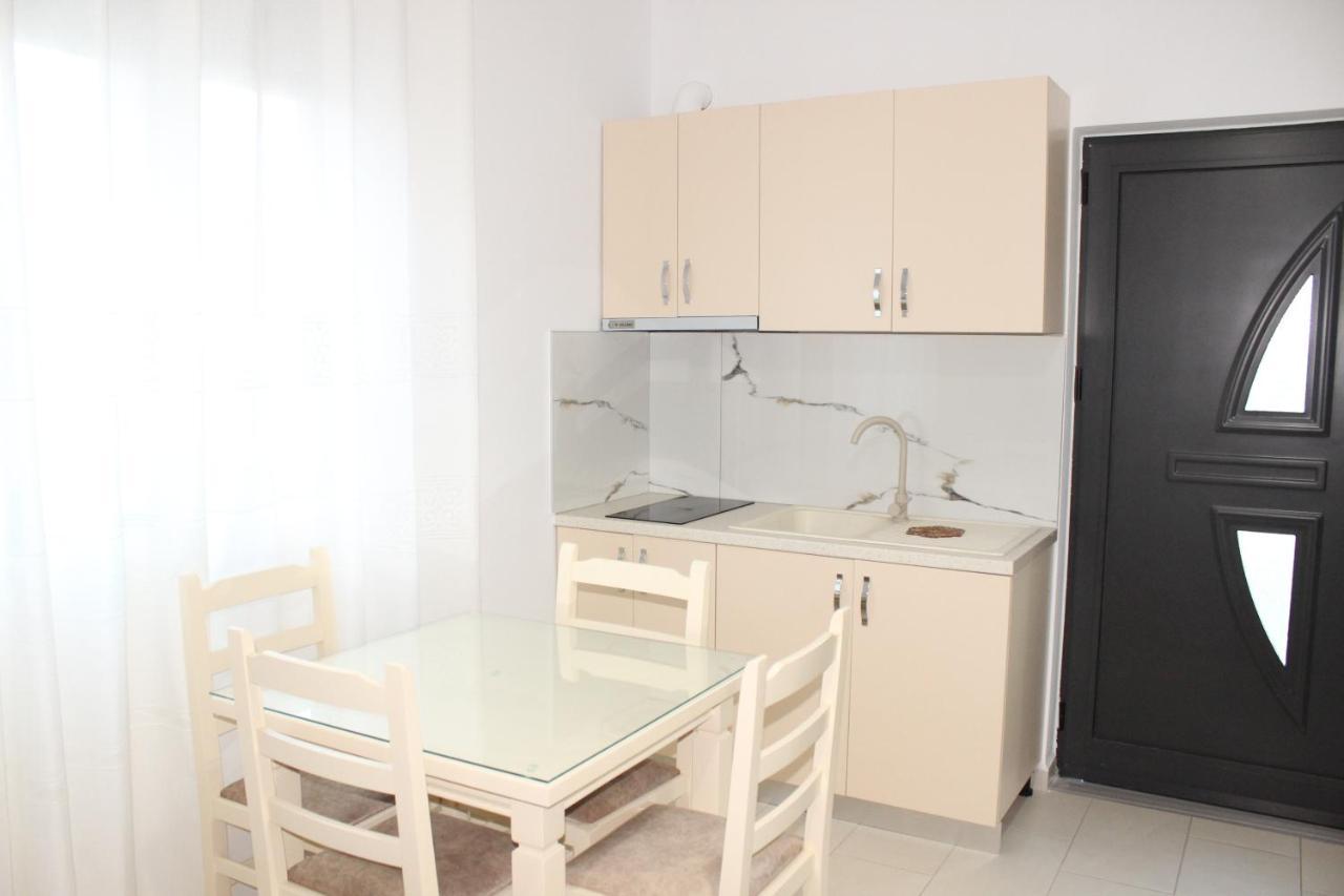 Leva'S Apartments Саранде Екстериор снимка